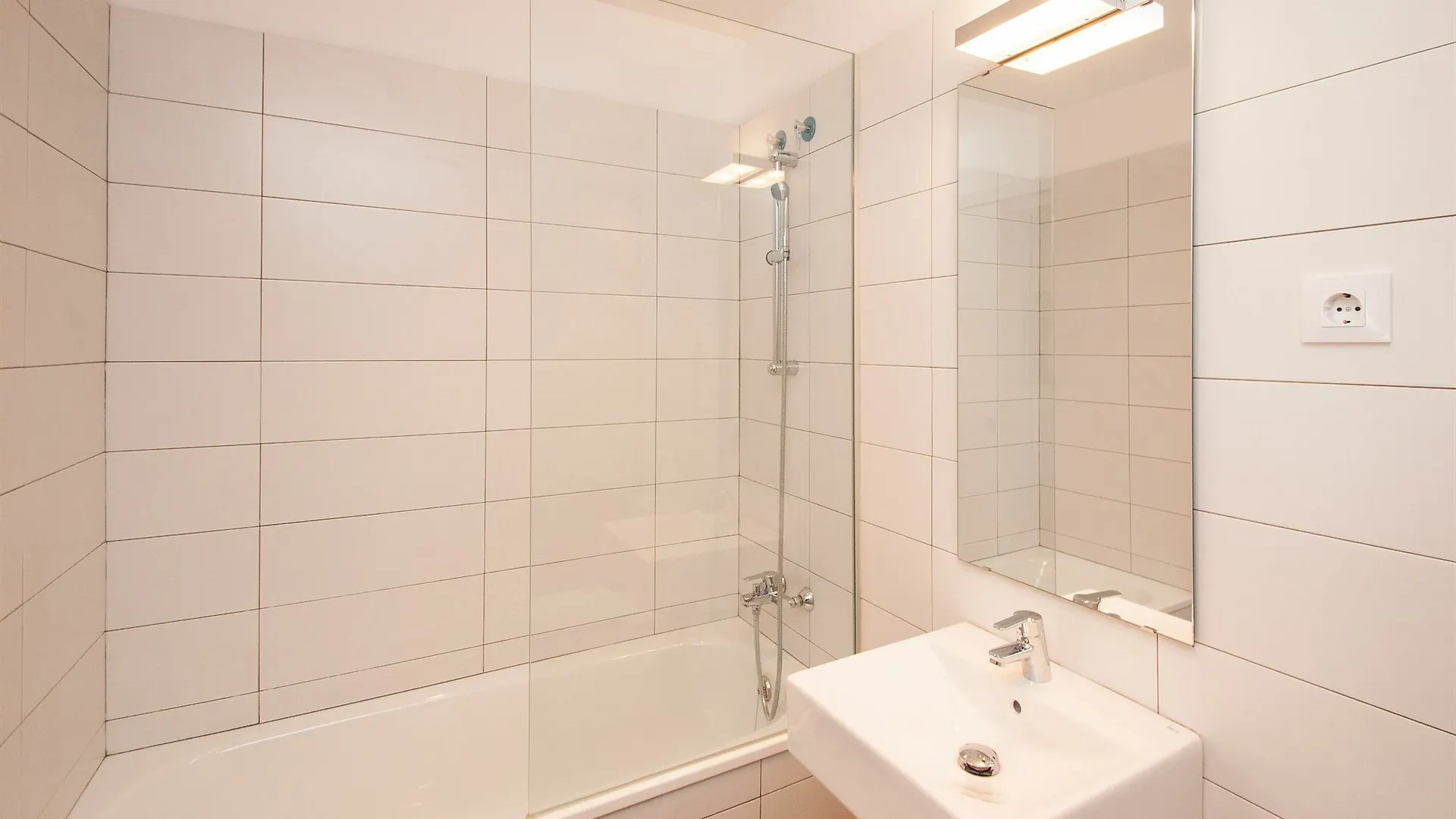 Short Stay Group Gracia Serviced Apartments Barcelona 0*,